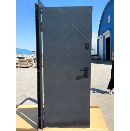 Входная дверь 7 Штамп (Букле Графит/ Эмалит Белый) Входная дверь 7 Штамп (Букле Графит/ Эмалит Белый)